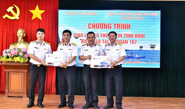 Lữ đoàn 167 Hải quân giao lưu với Công ty TNHH MTV Cảng Tân Cảng - Cái Mép Thị Vải - Ảnh 5.
