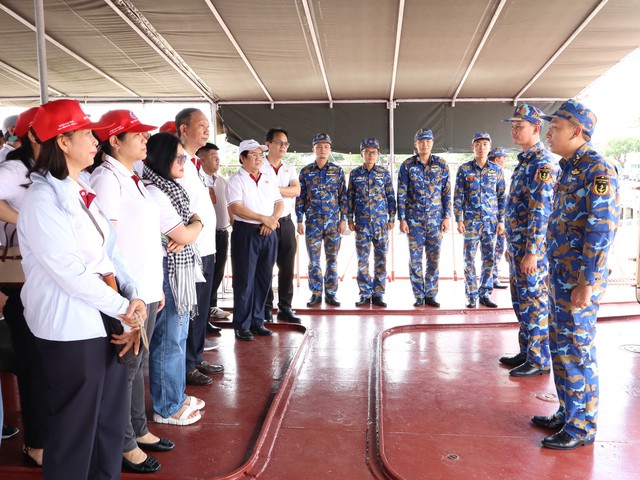 Công ty TNHH MTV Cao su Thống Nhất hướng về biên giới, biển, đảo Tổ quốc- Ảnh 2.