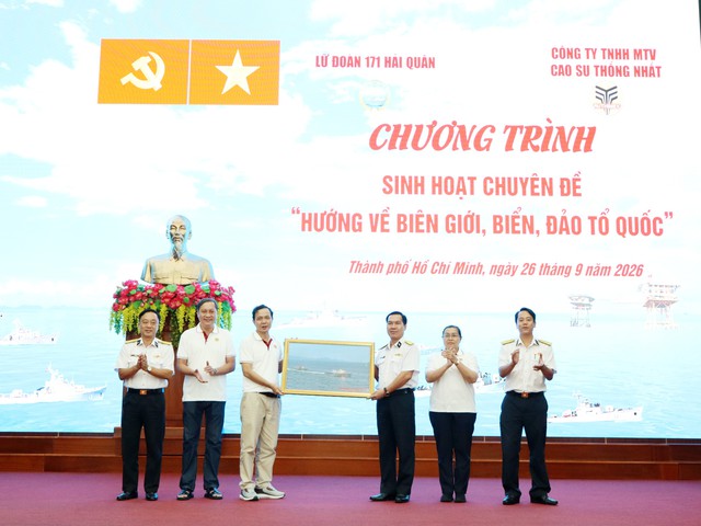 Công ty TNHH MTV Cao su Thống Nhất hướng về biên giới, biển, đảo Tổ quốc- Ảnh 4.