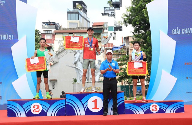 Giải chạy Báo Hànộimới mở rộng lần thứ 51: Gửi thông điệp "Vì hòa bình" của Thủ đô Hà Nội đến bạn bè năm châu - Ảnh 8.