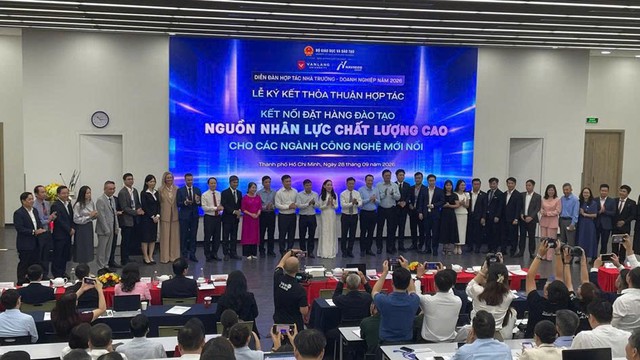 Thúc đẩy hợp tác nhà trường - doanh nghiệp trong đào tạo nhân lực cho các ngành công nghiệp số- Ảnh 2.