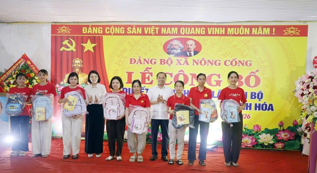 Thêm 2 chi bộ trong doanh nghiệp: Tăng sức mạnh tổ chức Đảng, tạo nền tảng phát triển bền vững- Ảnh 3.