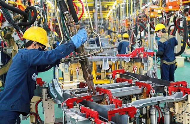 PMI ngành sản xuất của Việt Nam lên 53,3 điểm trong tháng 8 - Ảnh 1.