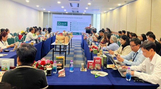 Diễn đàn chuyển đổi xanh: Chìa khóa kết nối tiêu thụ và thúc đẩy xuất khẩu sản phẩm công nghiệp nông thôn - Ảnh 1.