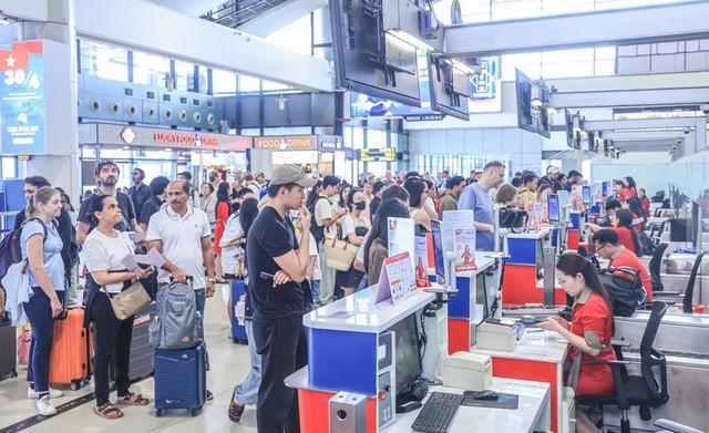 Hàng không phục vụ gần 1,2 triệu lượt khách trong 5 ngày cao điểm Quốc khánh 2/9 - Ảnh 1.