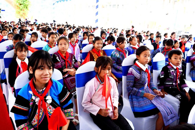 Thủ tướng Chính phủ Lê Minh Hưng dự Lễ khai giảng năm học mới tại Lào Cai- Ảnh 4.