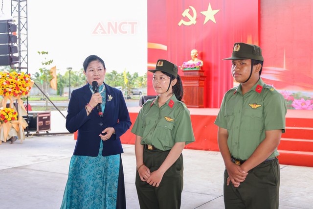 Tiếp sức học sinh Trường Văn hóa Công an nhân dân III vững bước vào năm học mới- Ảnh 5.