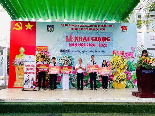 Công ty TNHH Hồng Đức trao 170 suất học bổng “Hồng Đức tiếp sức đến trường” năm học 2026-2027- Ảnh 2.