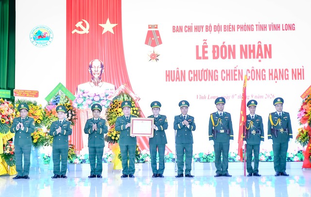 BĐBP tỉnh Vĩnh Long vinh dự đón nhận Huân chương Chiến công hạng Nhì- Ảnh 2.