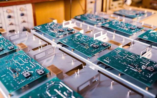Ngành điện tử, linh kiện nhập siêu 60,5 tỷ USD trong 8 tháng- Ảnh 1.