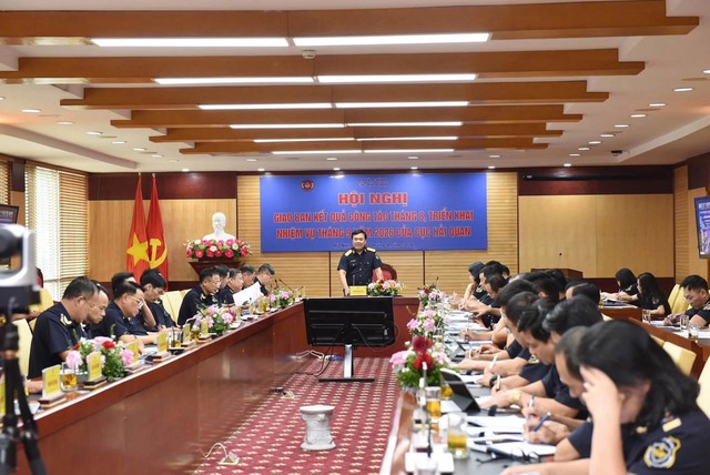 Hải quan xử lý hơn 15.000 vụ vi phạm trong 8 tháng - Ảnh 1.
