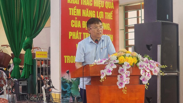 Nghệ An: Trao 100 xe đạp tiếp sức học sinh khó khăn đến trường - Ảnh 1.
