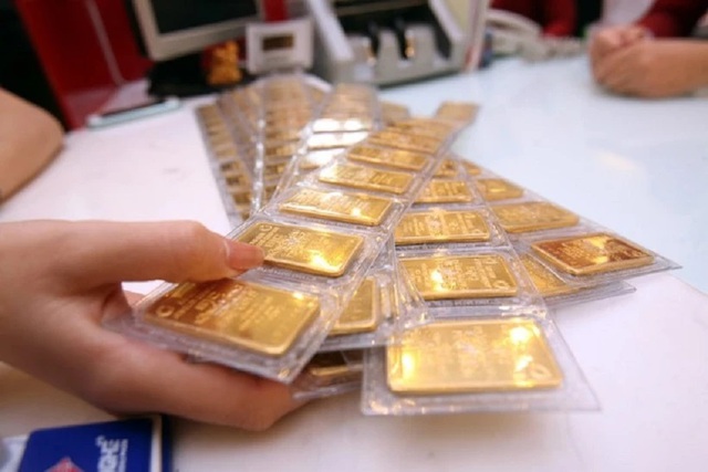 Giá vàng hôm nay 3/2: Vàng trong nước tăng thêm 300.000 đồng/lượng- Ảnh 1.