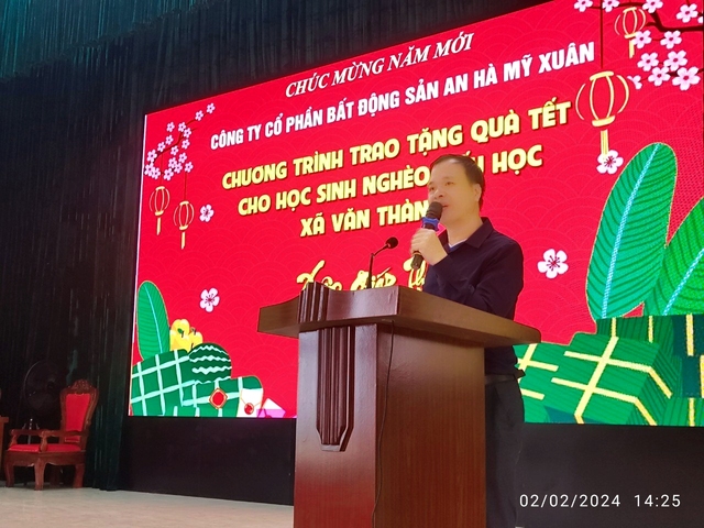 Ông Bùi Đức Thịnh (Tổng giám đốc) đại diện phía doanh nghiệp An Hà Mỹ Xuân lên phát biểu tại chương trình