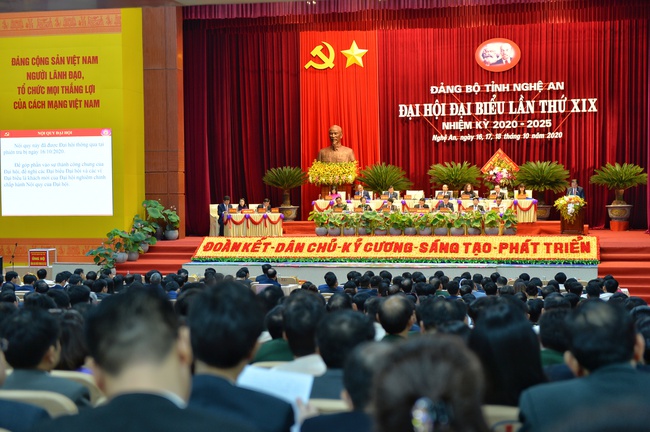 Thủ tướng Nguyễn Xuân Phúc: “Phải đặt tinh thần quyết tâm cao nhất thực hiện cho được điều mong mỏi thiết tha của Bác Hồ trong thời gian ngắn nhất” - Ảnh 2.
