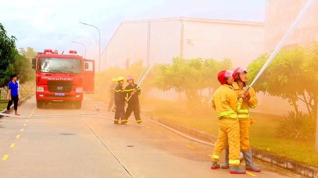 An Giang: Diễn tập phòng cháy chữa cháy và cứu nạn, cứu hộ tại Công ty may mặc - Ảnh 3.