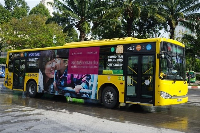 TP.HCM sẽ dừng đề án quảng cáo trên xe buýt - Ảnh 1.