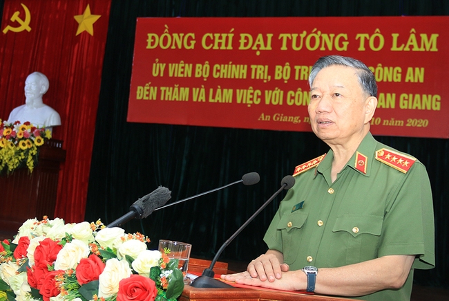 Bộ trưởng Bộ Công an thăm và làm việc tại Công an tỉnh An Giang - Ảnh 3.