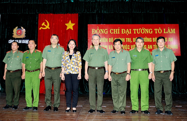 Bộ trưởng Bộ Công an thăm và làm việc tại Công an tỉnh An Giang - Ảnh 5.