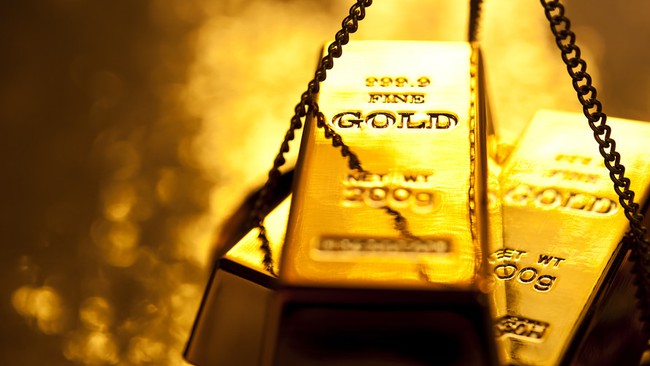 Giá vàng 30/10: Vàng chịu áp lực, lao dốc liên tục - Ảnh 1.