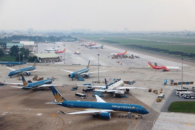 Đường bay quốc tế về Việt Nam phải tạm dừng - Ảnh 1.