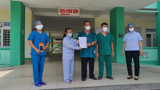 10 bệnh nhân COVID-19 ở Đà Nẵng được công bố khỏi bệnh - Ảnh 1.