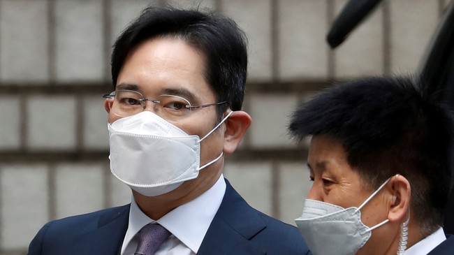 Người thừa kế Tập đoàn Samsung Lee Jae-yong bị truy tố về tội thao túng thị trường chứng khoán và vi phạm lòng tin. Ảnh: Reuters