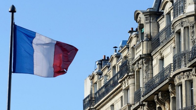 Pháp tung gói kích cầu 100 tỷ euro vực dậy nền kinh tế - Ảnh 1.