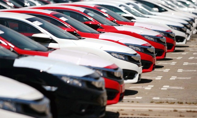 Lượng nhập khẩu ô tô tháng 8 tăng vọt, cán mốc 8.000 chiếc - Ảnh 1.