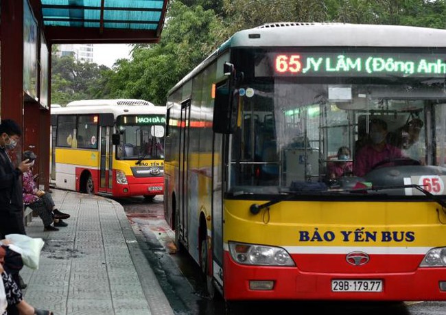  Hà Nội sẽ bố trí thêm hàng nghìn điểm dừng xe buýt  - Ảnh 1.