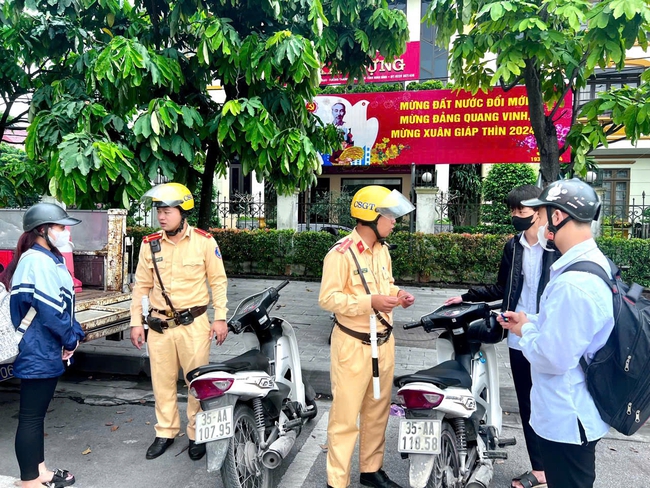 Công an TP Ninh Bình: Tăng cường bảo đảm trật tự, an toàn giao thông dịp Lễ 2/9- Ảnh 4.