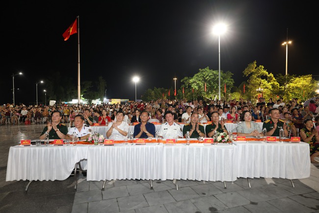 “Trăng thu biên cương” – Hành trình mang Trung thu ấm áp đến trẻ em nơi đầu sóng, ngọn gió- Ảnh 5.