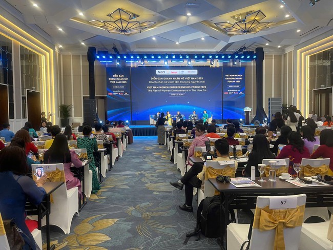 Nữ doanh nhân Việt Nam vươn tầm trong kỷ nguyên mới – Tôn vinh 98 “Bông Hồng Vàng” năm 2025- Ảnh 2.