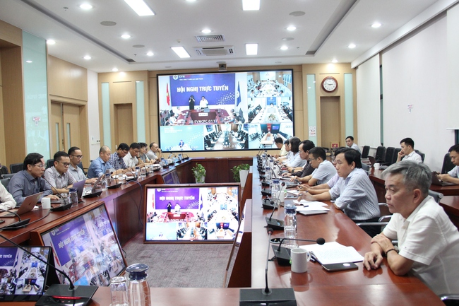 EVNCPC họp khẩn chỉ đạo khắc phục hậu quả mưa lũ, đảm bảo an toàn điện cho người dân- Ảnh 3. EVNCPC họp khẩn chỉ đạo khắc phục hậu quả mưa lũ, đảm bảo an toàn điện cho người dân- Ảnh 3.