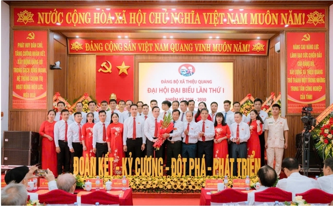 Thanh Hóa: Đại hội đại biểu Đảng bộ xã Thiệu Quang lần thứ I, nhiệm kỳ 2025-2030 thành công tốt đẹp- Ảnh 5. Thanh Hóa: Đại hội đại biểu Đảng bộ xã Thiệu Quang lần thứ I, nhiệm kỳ 2025-2030 thành công tốt đẹp- Ảnh 5.