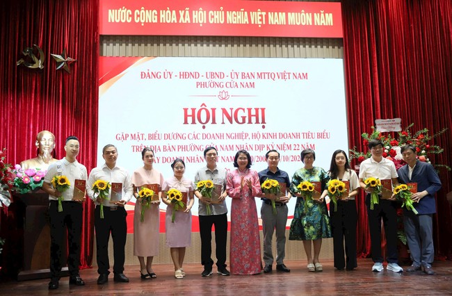 Phường Cửa Nam gặp mặt doanh nghiệp, doanh nhân tiêu biểu nhân Ngày Doanh nhân Việt Nam- Ảnh 4.