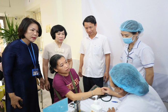 Phường Ngọc Hà thí điểm mô hình chăm sóc sức khỏe người khuyết tật tại gia đình, cộng đồng- Ảnh 4.