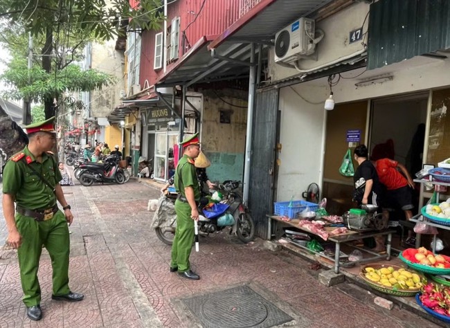 Phường Đống Đa xử lý hơn 2.000 trường hợp vi phạm trật tự đô thị, phạt trên 1,58 tỷ đồng- Ảnh 1.