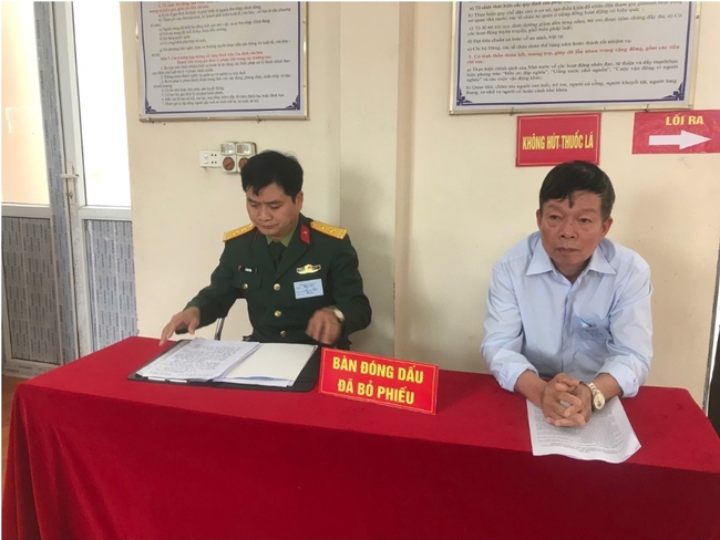 Xã Thiệu Toán: Diễn tập quy trình bầu cử tại khu vực bỏ phiếu thôn Dân Quyền - Dân Sinh- Ảnh 4. Xã Thiệu Toán: Diễn tập quy trình bầu cử tại khu vực bỏ phiếu thôn Dân Quyền - Dân Sinh- Ảnh 4.