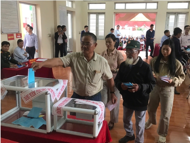 Xã Thiệu Toán: Diễn tập quy trình bầu cử tại khu vực bỏ phiếu thôn Dân Quyền - Dân Sinh- Ảnh 5. Xã Thiệu Toán: Diễn tập quy trình bầu cử tại khu vực bỏ phiếu thôn Dân Quyền - Dân Sinh- Ảnh 5.