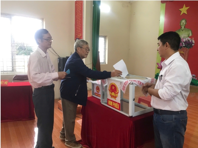 Xã Thiệu Toán: Diễn tập quy trình bầu cử tại khu vực bỏ phiếu thôn Dân Quyền - Dân Sinh- Ảnh 6. Xã Thiệu Toán: Diễn tập quy trình bầu cử tại khu vực bỏ phiếu thôn Dân Quyền - Dân Sinh- Ảnh 6.