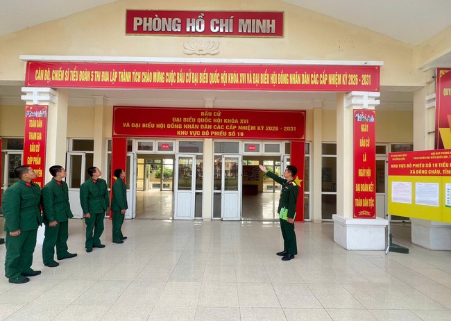 Hai cặp anh em song sinh cùng lên đường nhập ngũ- Ảnh 2. Hai cặp anh em song sinh cùng lên đường nhập ngũ- Ảnh 2.