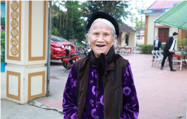 Cử tri xã Thiệu Hóa phấn khởi tham gia bầu cử, nhiều khu vực đạt tỷ lệ cao- Ảnh 3. Cử tri xã Thiệu Hóa phấn khởi tham gia bầu cử, nhiều khu vực đạt tỷ lệ cao- Ảnh 3.