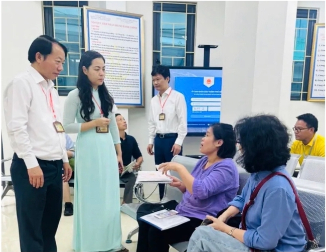 Phường Văn Miếu - Quốc Tử Giám: Đẩy mạnh chuyển đổi số, tạo động lực mới cho phát triển kinh tế - xã hội- Ảnh 1.