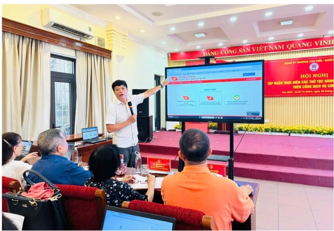 Phường Văn Miếu - Quốc Tử Giám: Đẩy mạnh chuyển đổi số, tạo động lực mới cho phát triển kinh tế - xã hội- Ảnh 2.