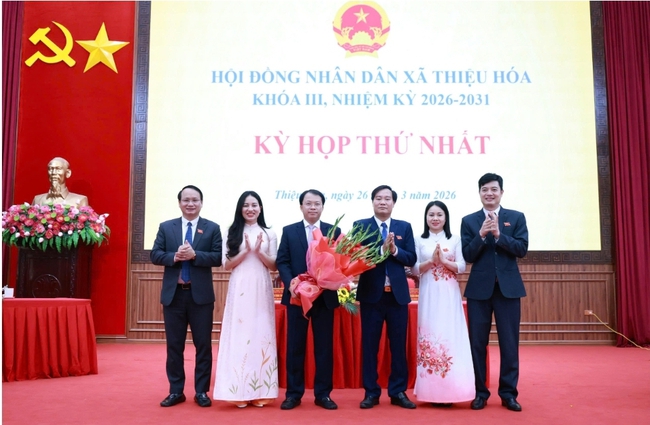 HĐND xã Thiệu Hóa khóa III tổ chức Kỳ họp thứ nhất, kiện toàn các chức danh chủ chốt- Ảnh 5.