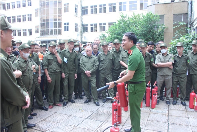 Phường Giảng Võ: Nâng cao năng lực PCCC cho lực lượng cơ sở- Ảnh 3.