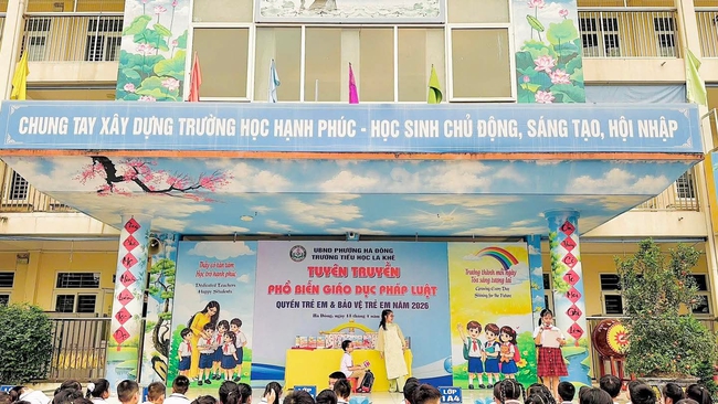 Trường Tiểu học La Khê: Tăng cường giáo dục pháp luật về quyền và bảo vệ trẻ em- Ảnh 3. Trường Tiểu học La Khê: Tăng cường giáo dục pháp luật về quyền và bảo vệ trẻ em- Ảnh 3.