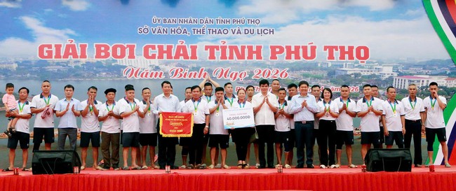 Phú Thọ: Giải Bơi chải thu hút đông đảo du khách thập phương dịp Giỗ Tổ Hùng Vương- Ảnh 3.