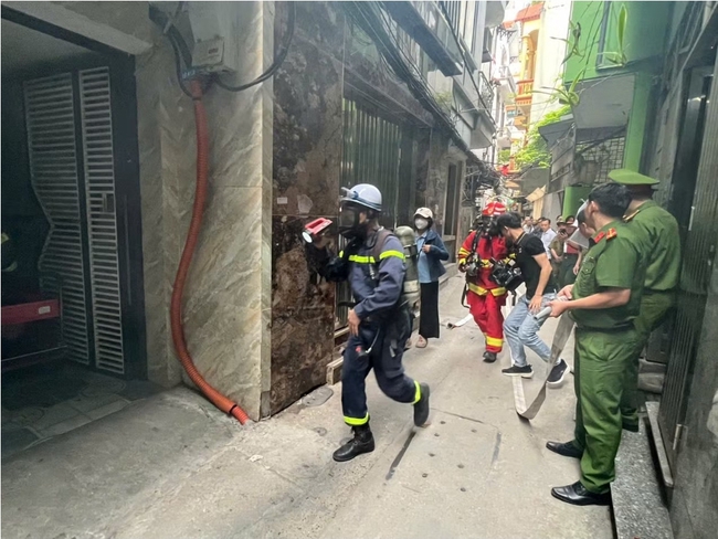 Phường Láng: Diễn tập phương án chữa cháy và cứu nạn, cứu hộ tại nhà ở nhiều căn hộ- Ảnh 6.